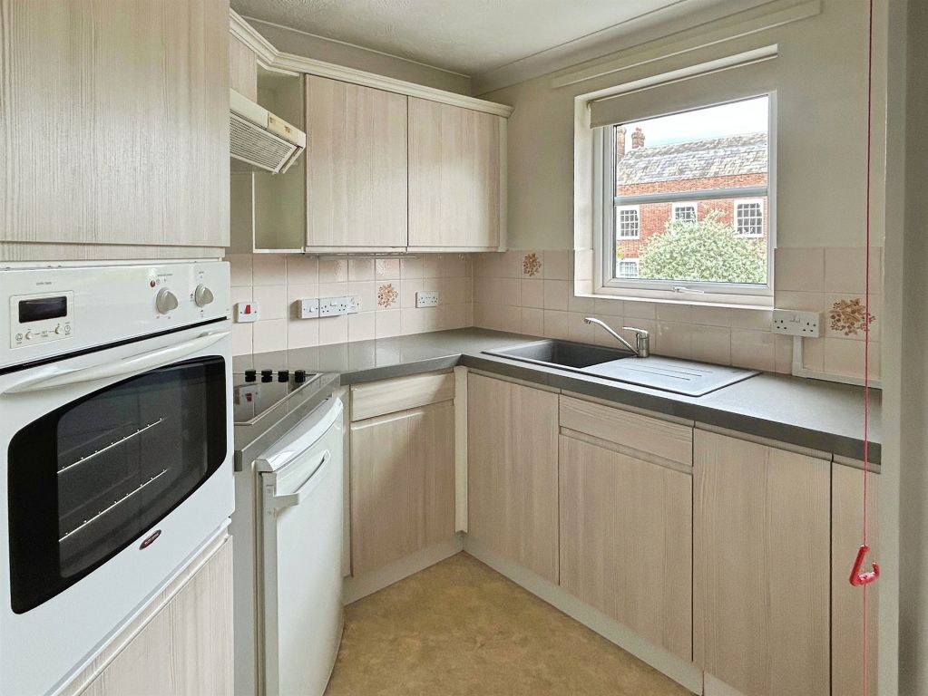 Property photo 3 of 11