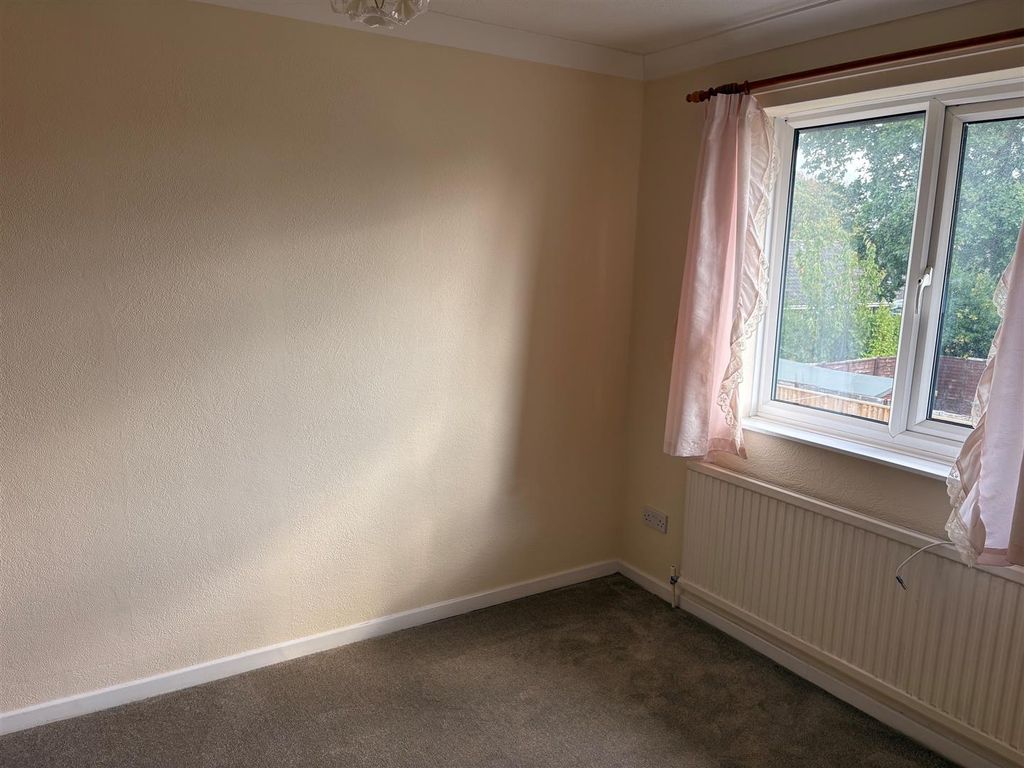 Property photo 3 of 9 Bedroom 2