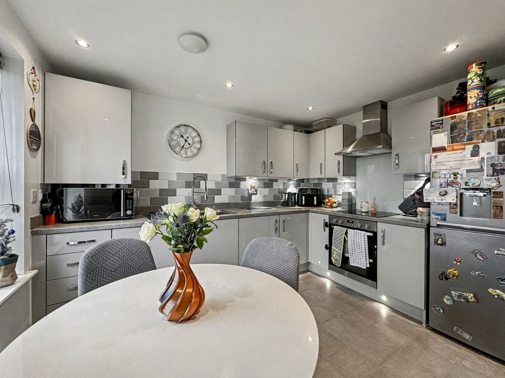 Property photo 2 of 26