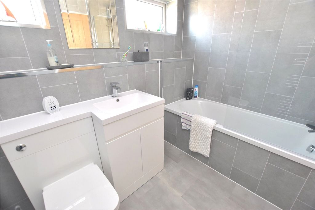 Property photo 2 of 18 Picture No. 20
