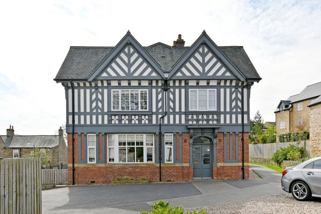 Property photo 1 of 19 Front External