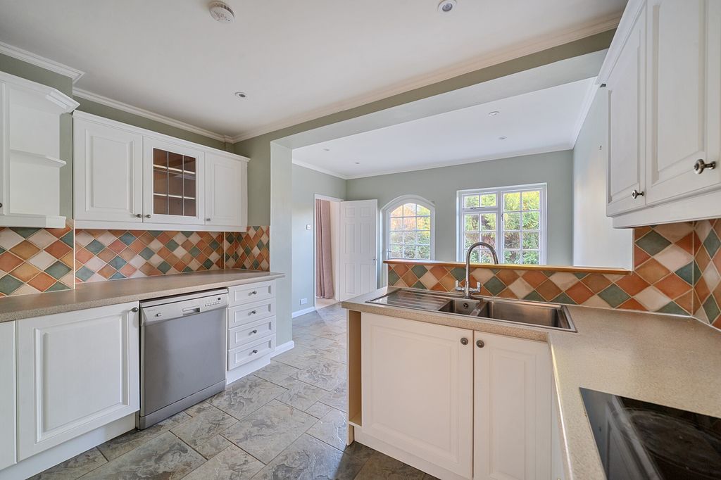 Property photo 2 of 14