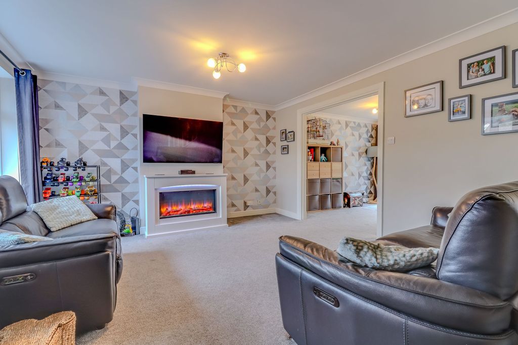 Property photo 3 of 24