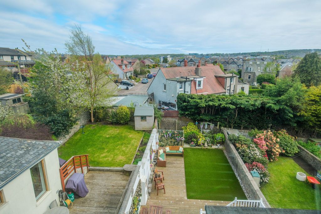 Property photo 2 of 49
