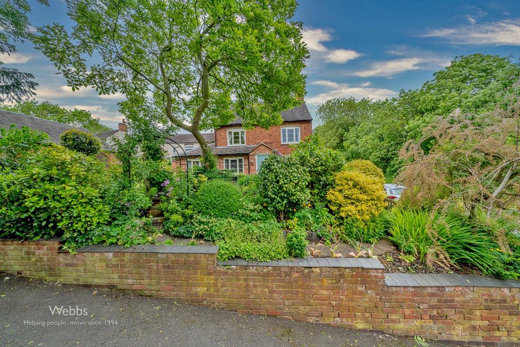 Property photo 2 of 43 Webbs (87 Of 165).Jpg