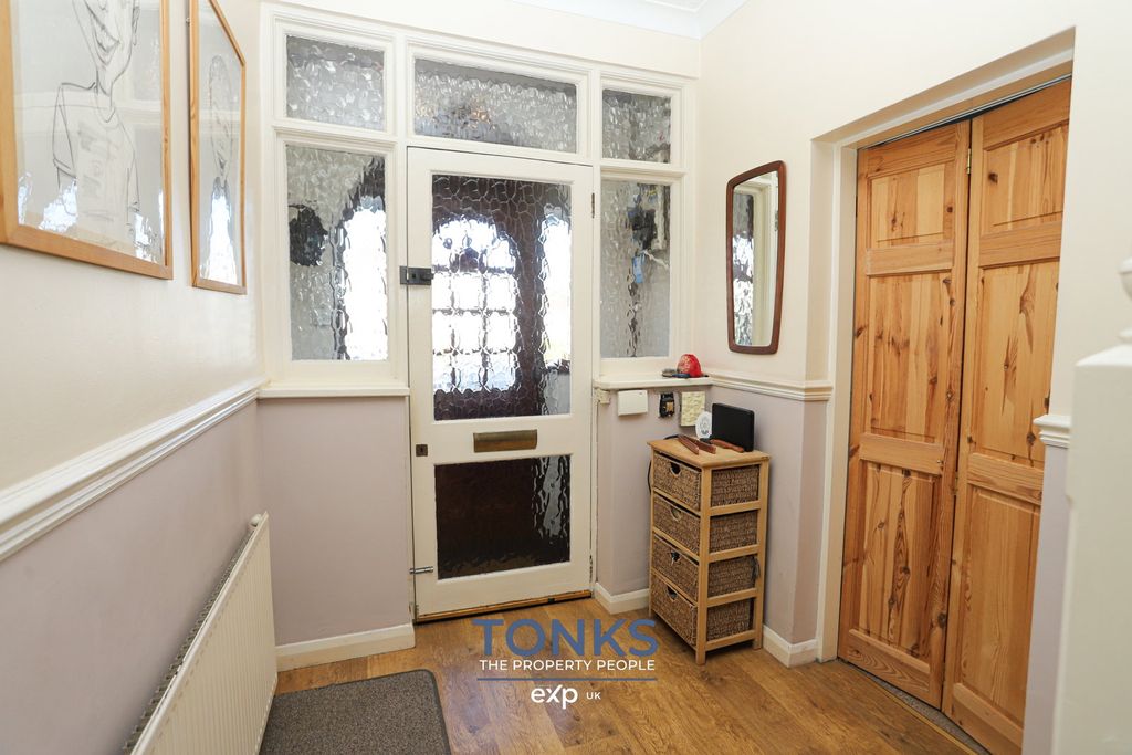 Property photo 2 of 21