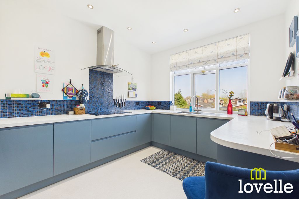 Property photo 3 of 32