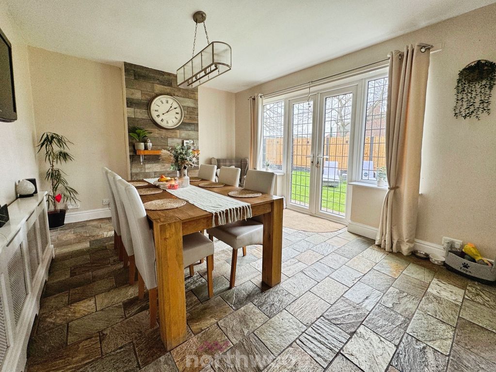 Property photo 3 of 27