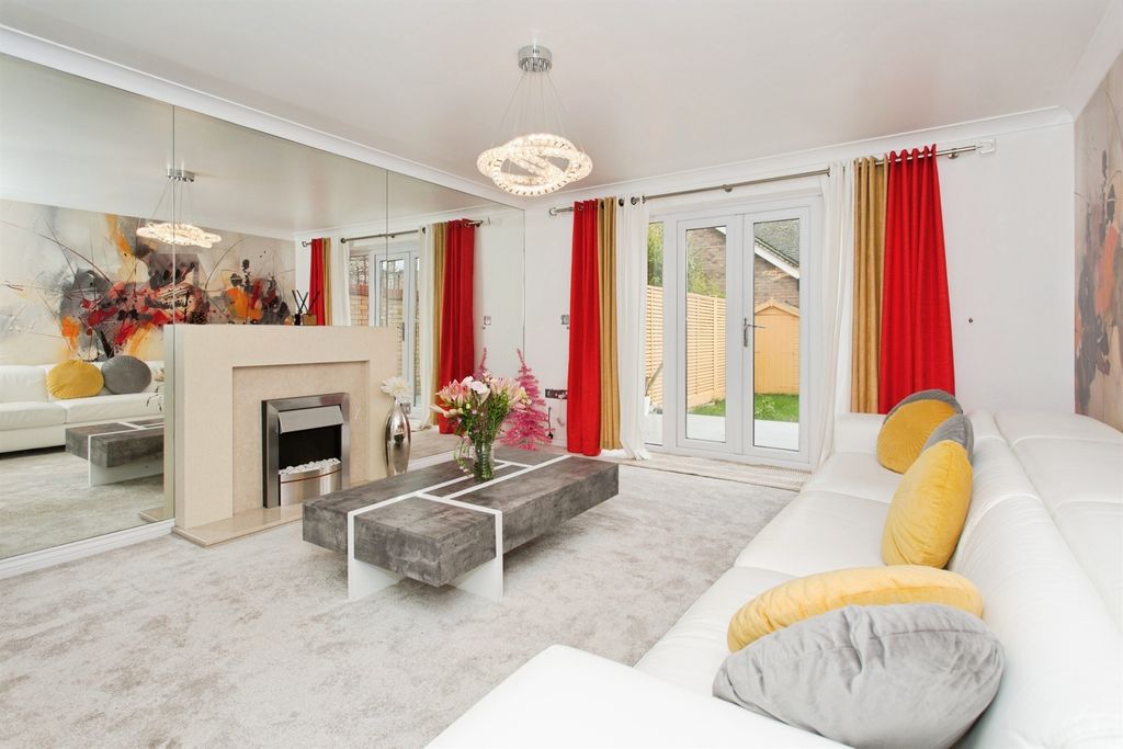 Property photo 2 of 20