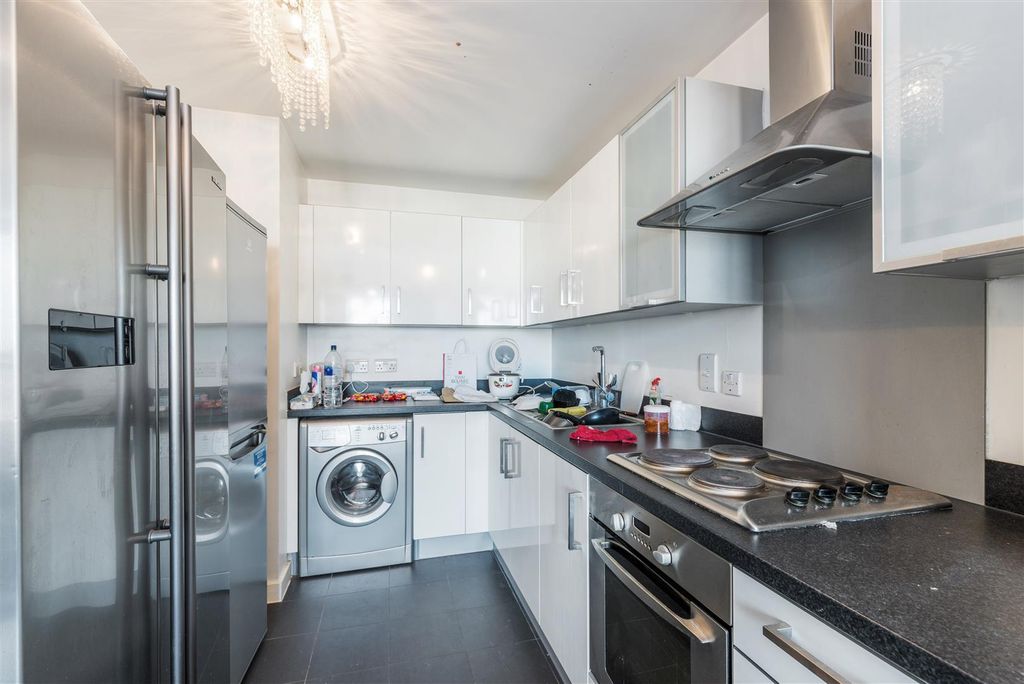 Property photo 3 of 12 Kitchen