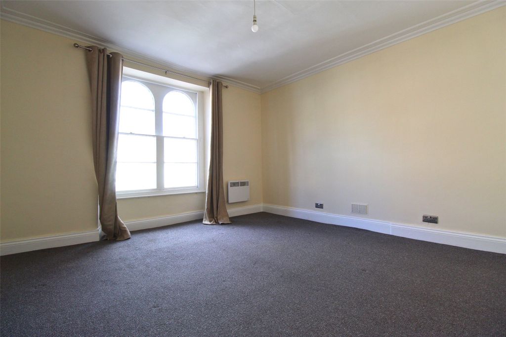 Property photo 2 of 9 Main Bedroom