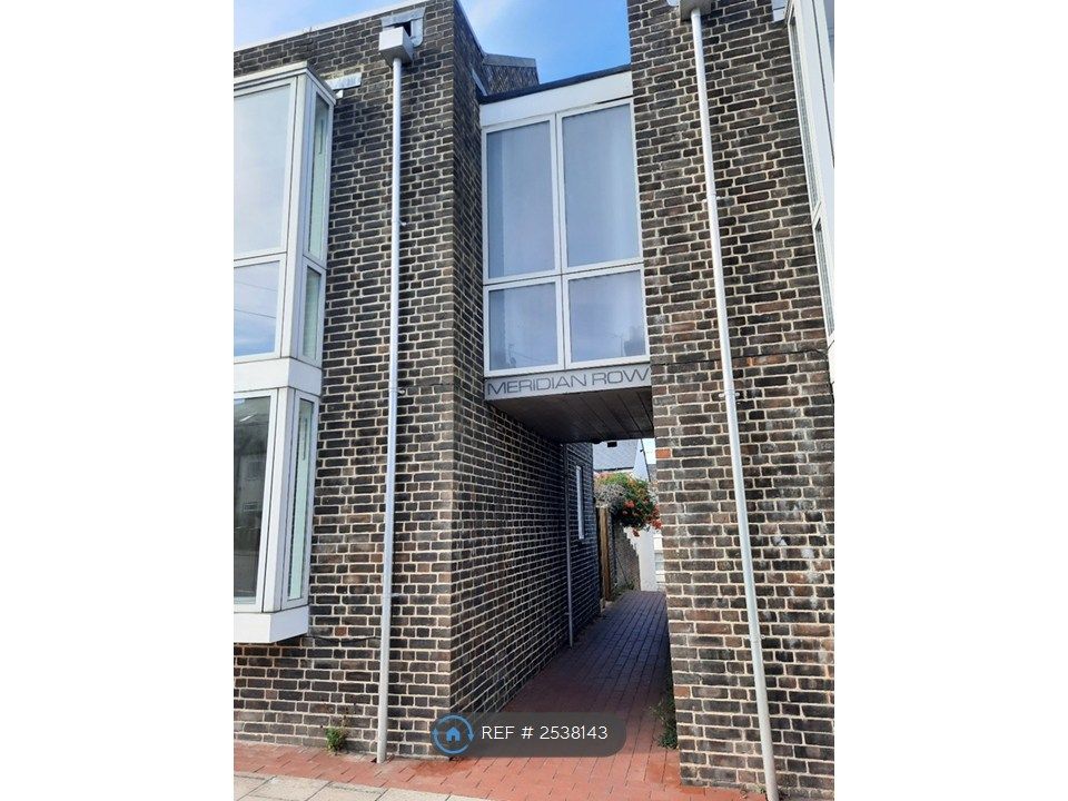 Property photo 2 of 32