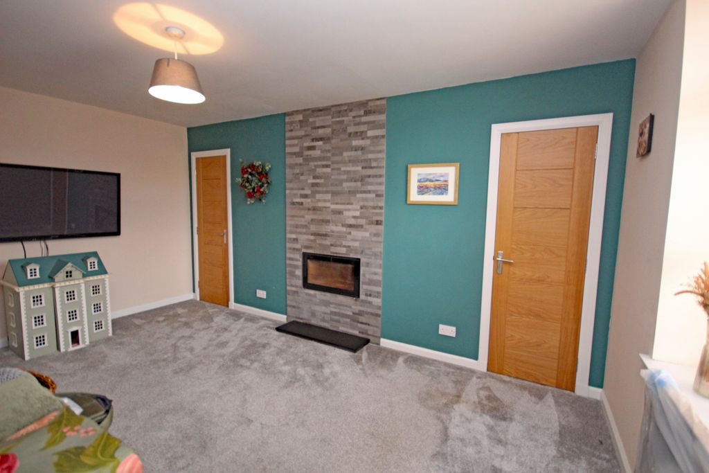 Property photo 3 of 41