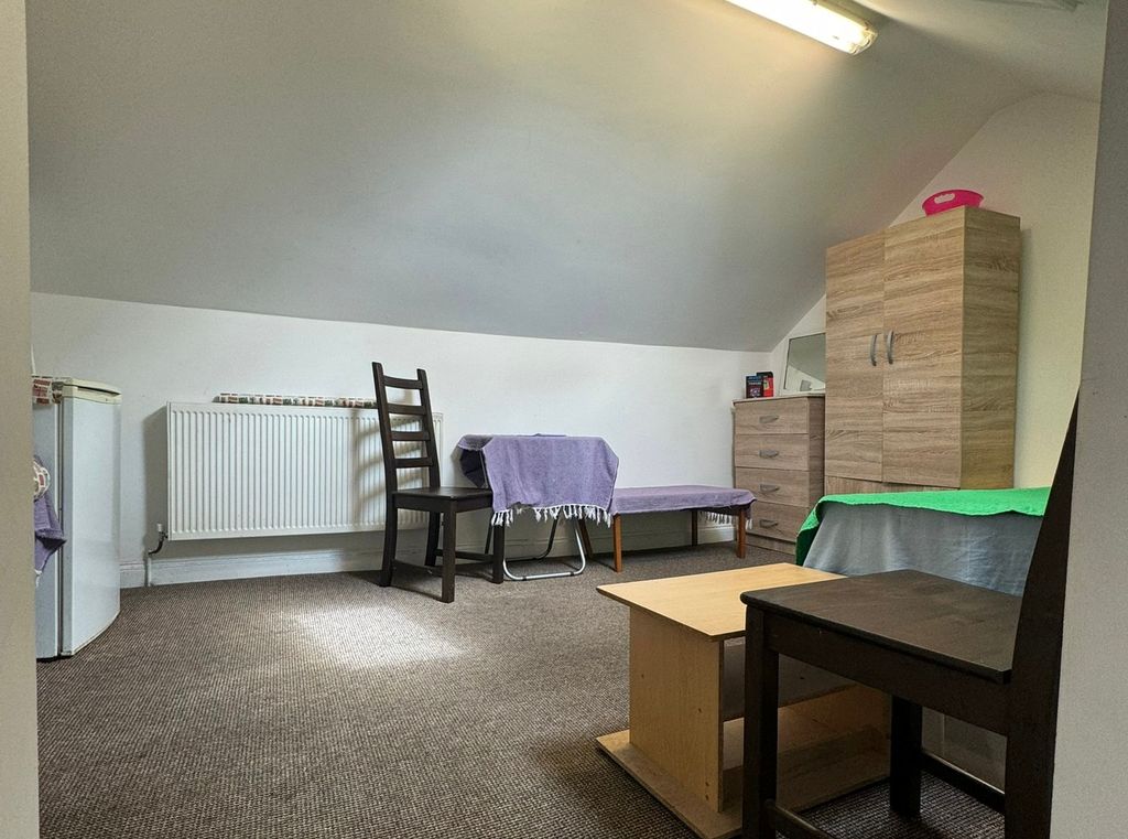 Property photo 2 of 7 E88848Df-Be5A-4Cab-A47d-7Dd2c1d1Ca96
