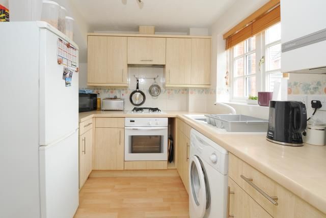 Property photo 2 of 10 Kitchen