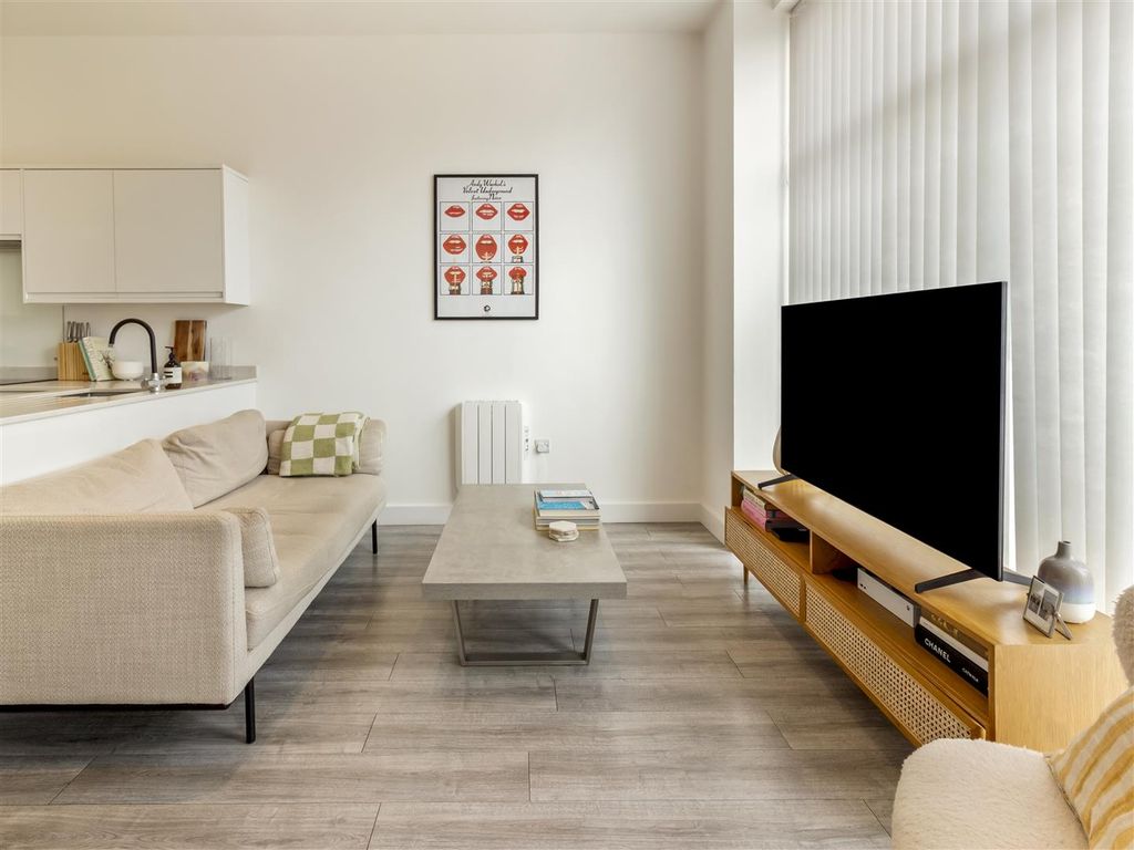 Property photo 2 of 13 1 Lenox Road-005.Jpg