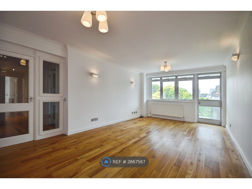 Property photo 2 of 20 Living Room