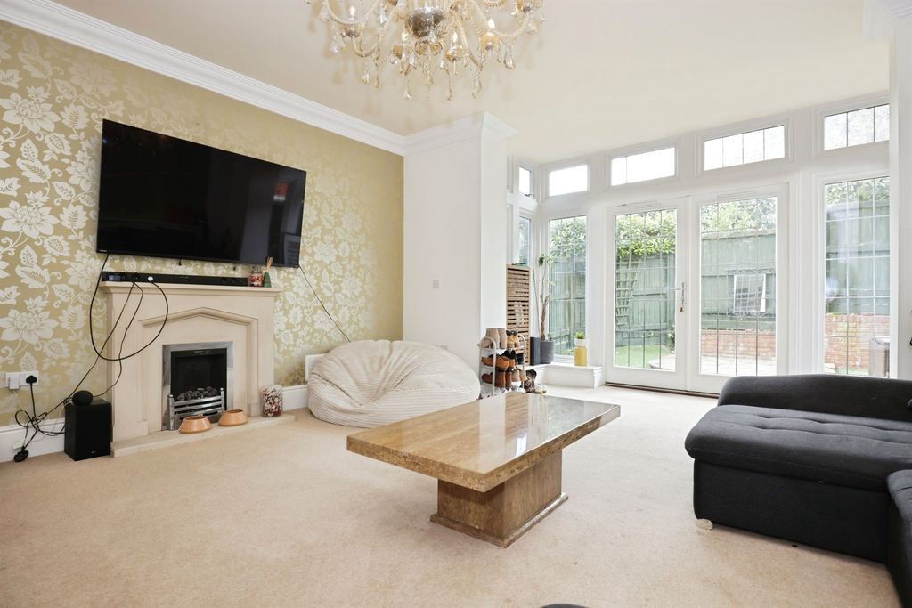 Property photo 2 of 16
