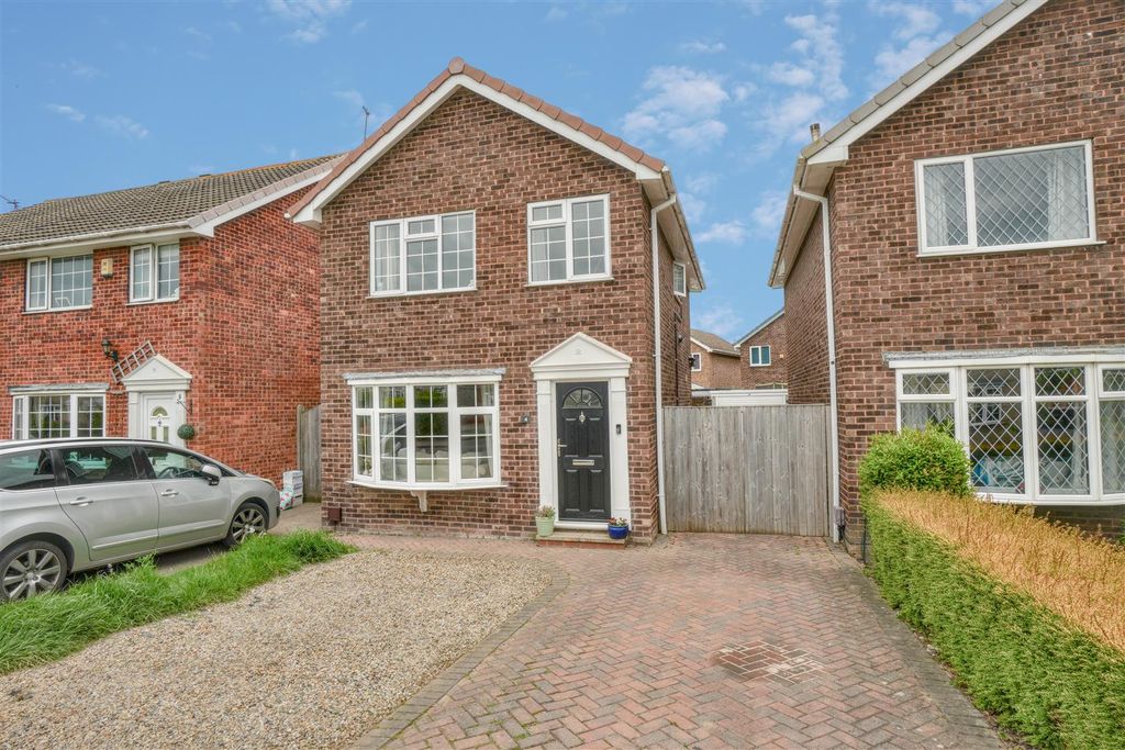 Property photo 2 of 17 External
