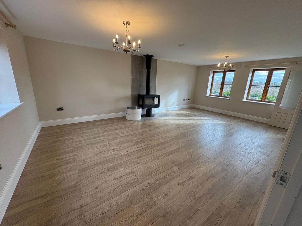 Property photo 3 of 21 Picture No. 09