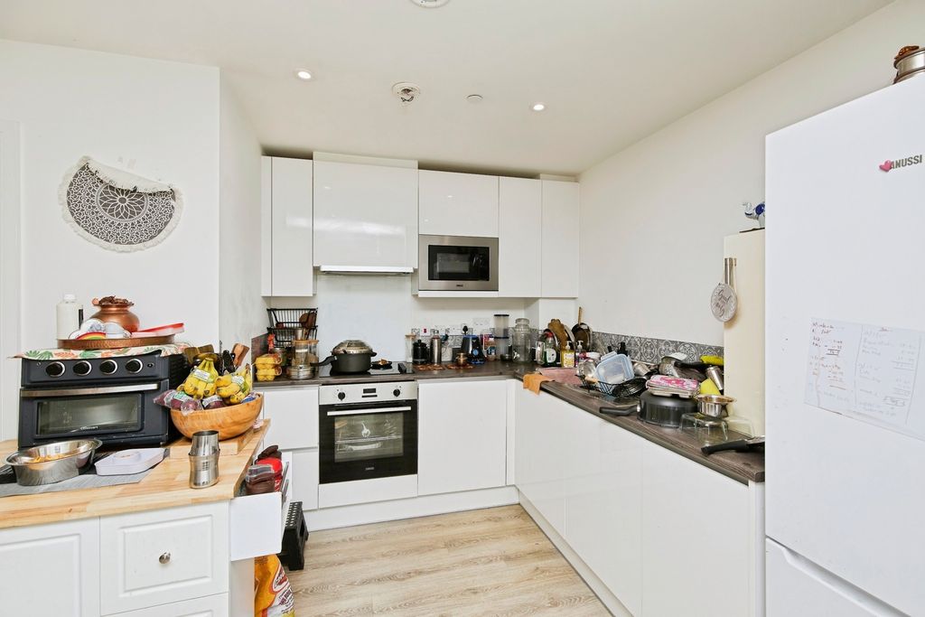 Property photo 2 of 12 Pbox-Img.Jpg