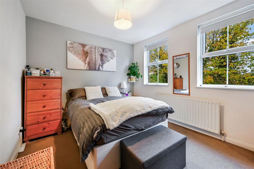 Property photo 3 of 7 Bedroom