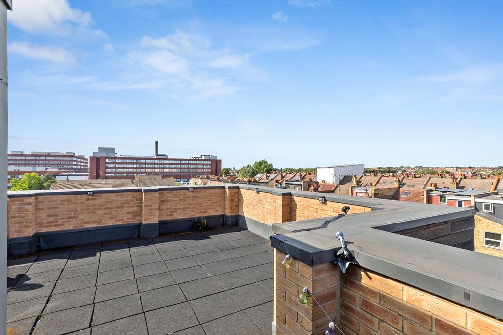 Property photo 3 of 11 Picture No. 11