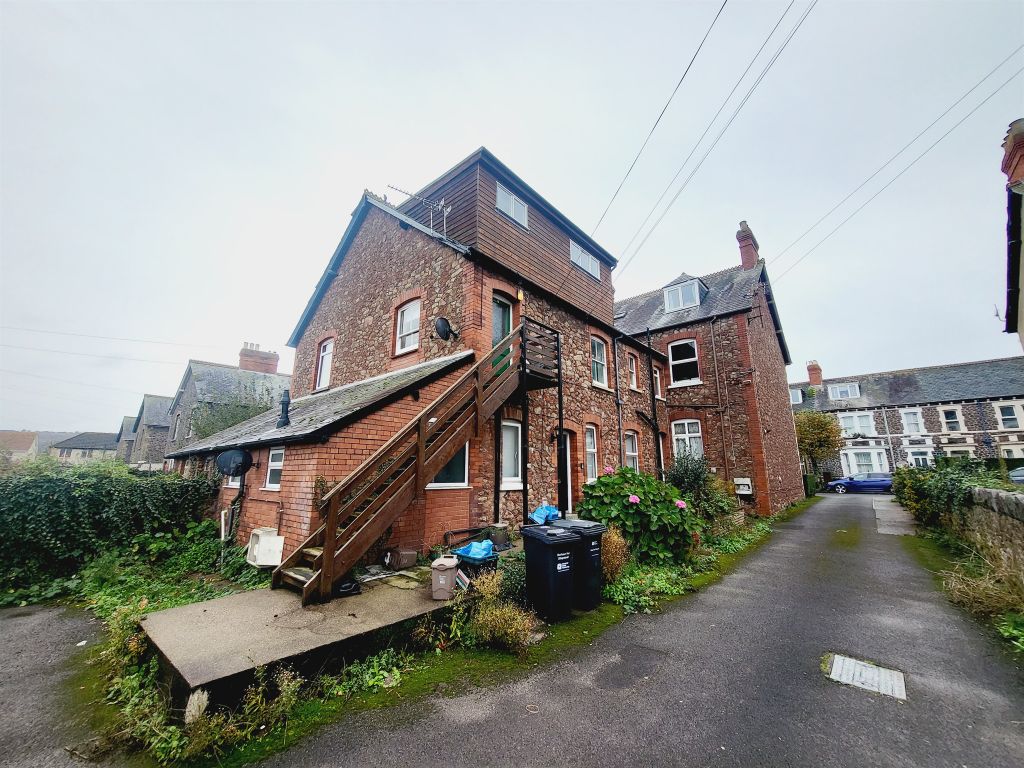 Property photo 1 of 3