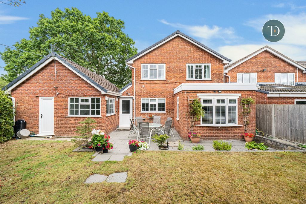 Property photo 2 of 31