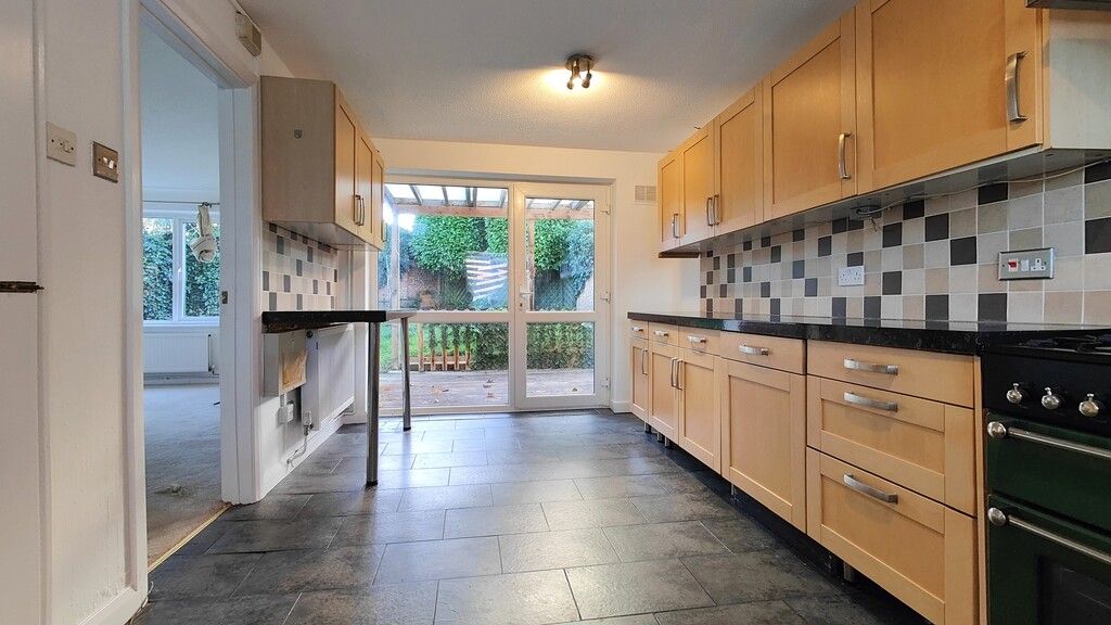 Property photo 2 of 19 Kitchen