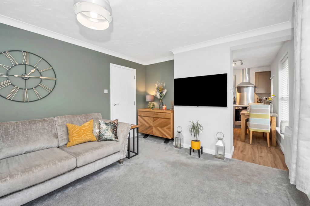 Property photo 3 of 12