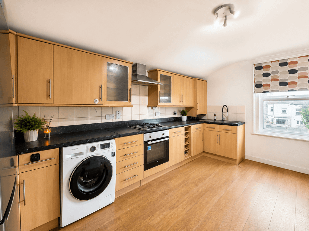 Property photo 1 of 8 3 Bed Flat To Rent Harrington Road, London Se25