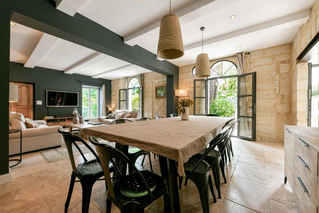 Property photo 2 of 25