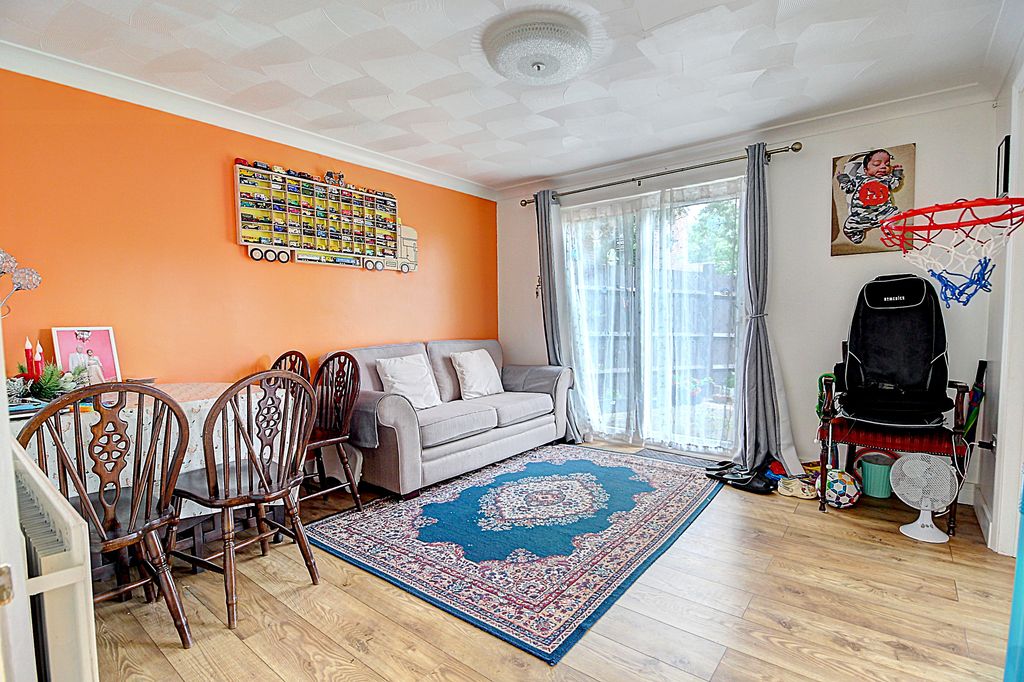 Property photo 3 of 15 Dining Room