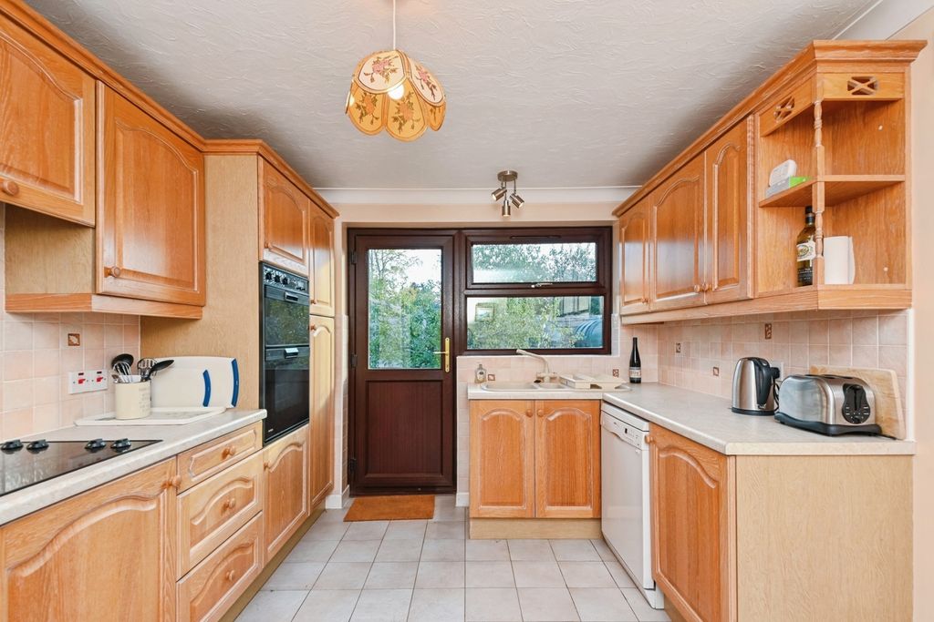 Property photo 2 of 9 Pbox-Img.Jpg