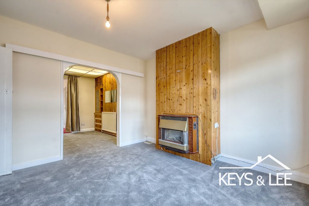 Property photo 3 of 10 4351235