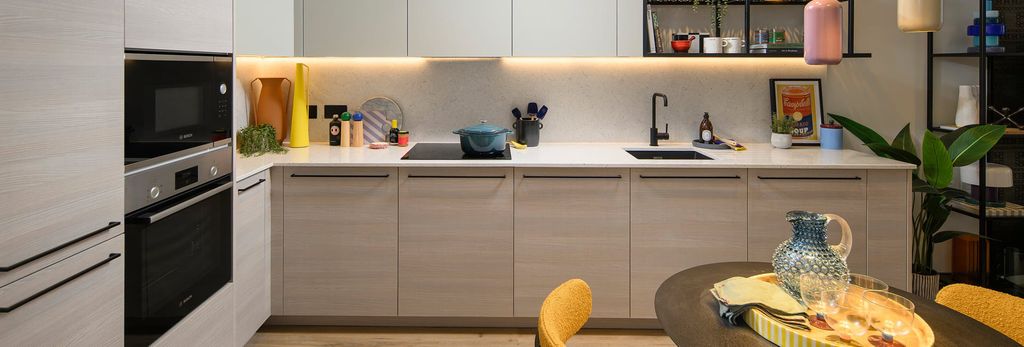Property photo 2 of 5 Modern Designed And Decorated Living Room And Dining / Kitchen Area, Modern Appliances.