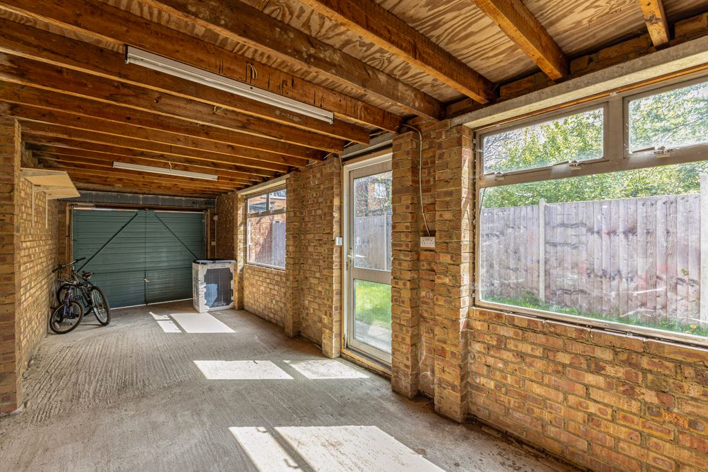 Property photo 3 of 24