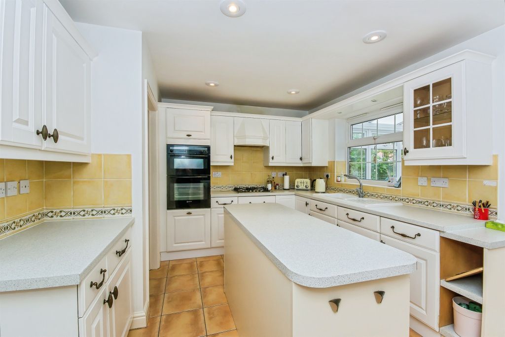 Property photo 2 of 29