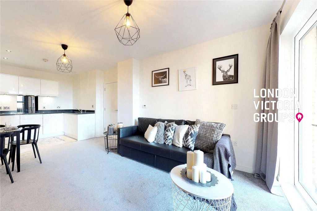 Property photo 1 of 8 1-13716.Jpg