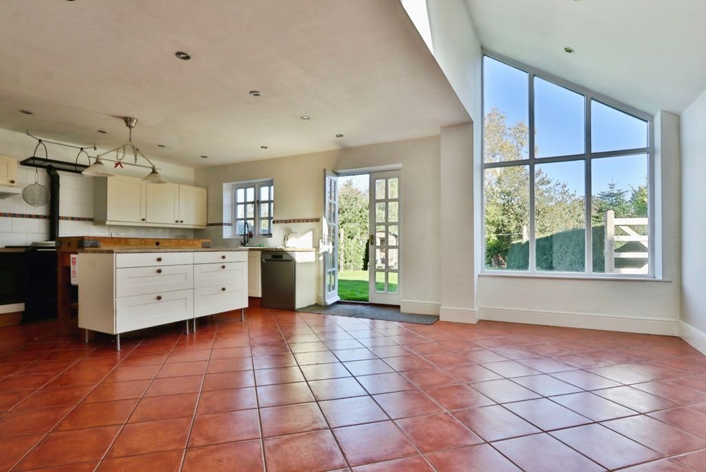 Property photo 3 of 27 4552635