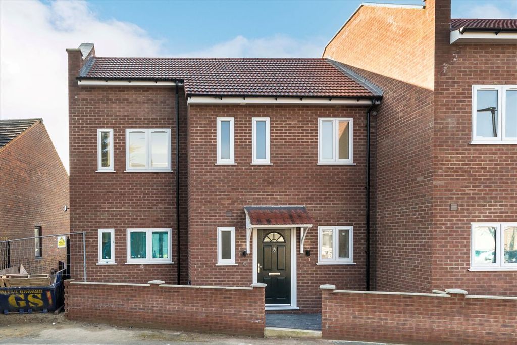 Property photo 1 of 4