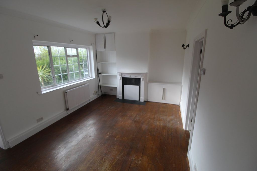 Property photo 2 of 4