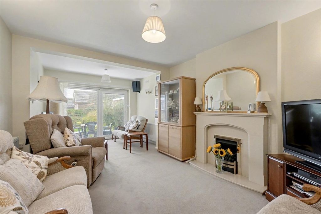 Property photo 2 of 26 Lounge_1.Jpeg