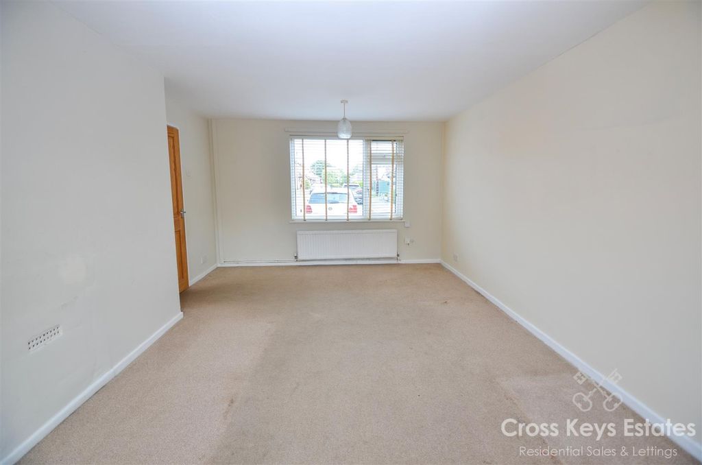 Property photo 3 of 24 Sitting Room