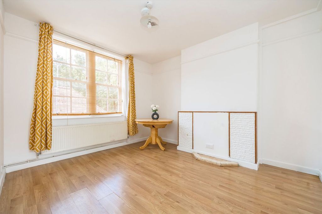 Property photo 2 of 4