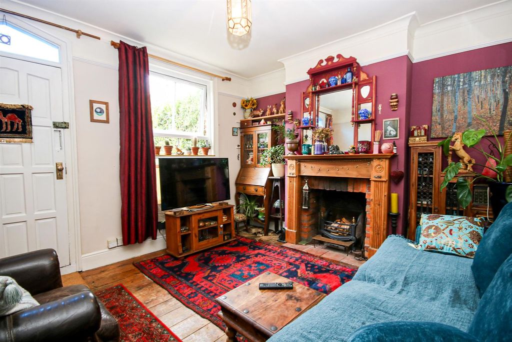 Property photo 2 of 18 18-Img_5764.Jpg