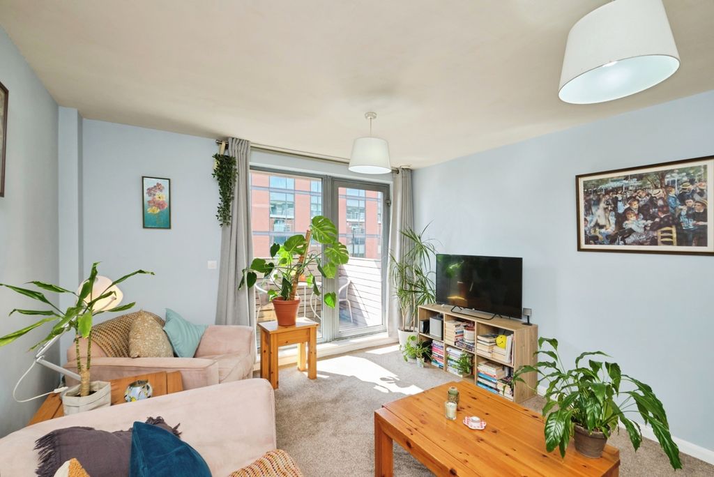 Property photo 3 of 17 Photo