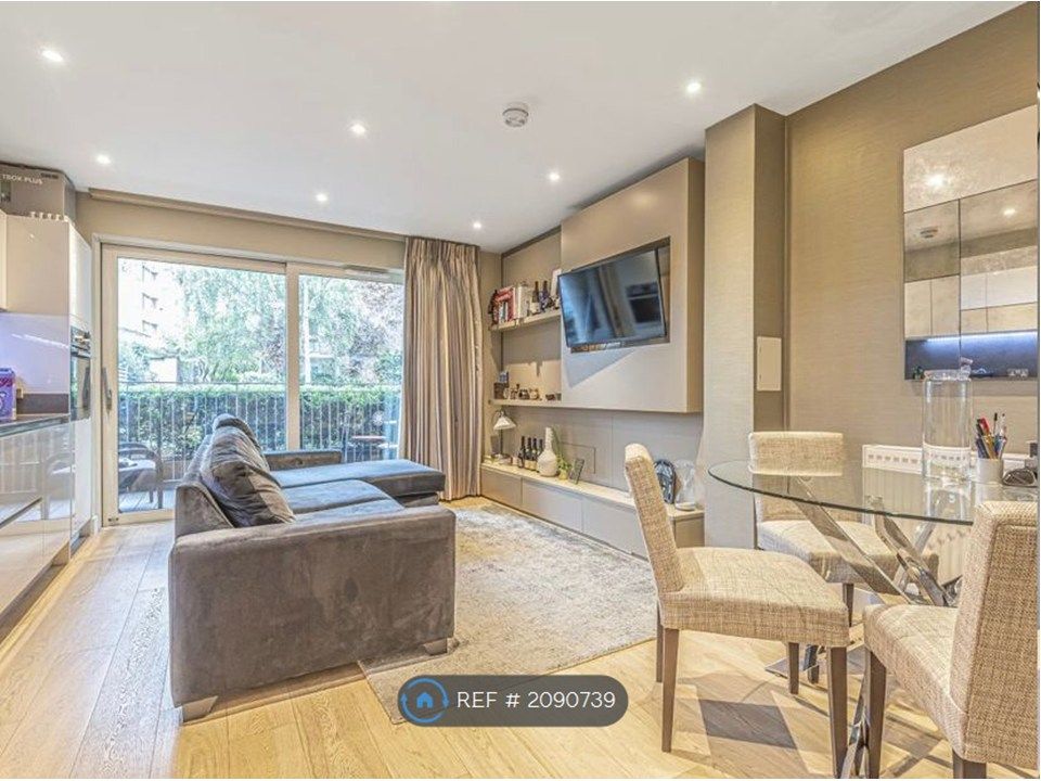 Property photo 1 of 10 Living Room