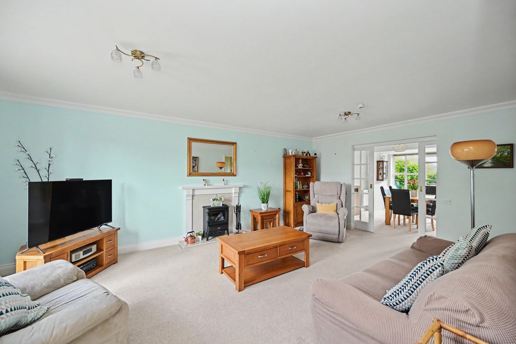 Property photo 3 of 21